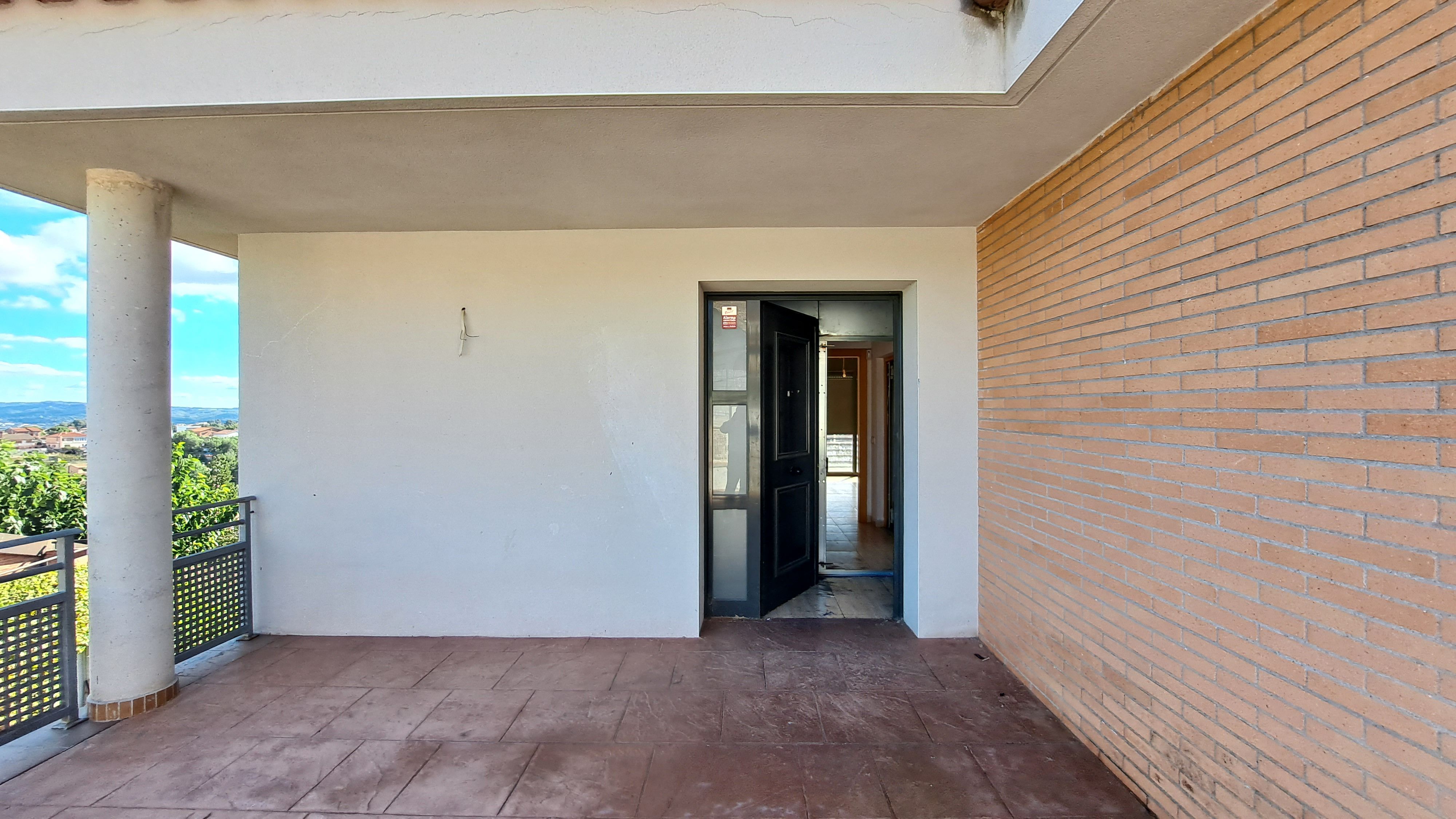 House or chalet for sale in Carrer Garbí, Sant Esteve Sesrovires