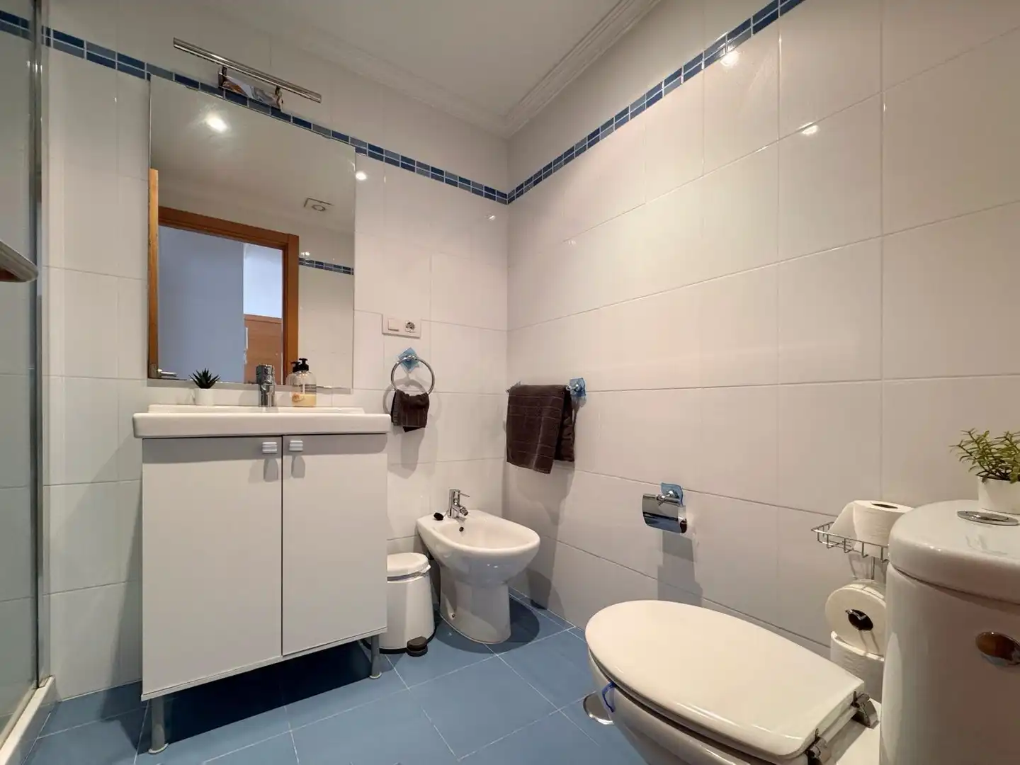 Baño de Piso de alquiler en Poio con Calefacción, Terraza y Amueblado