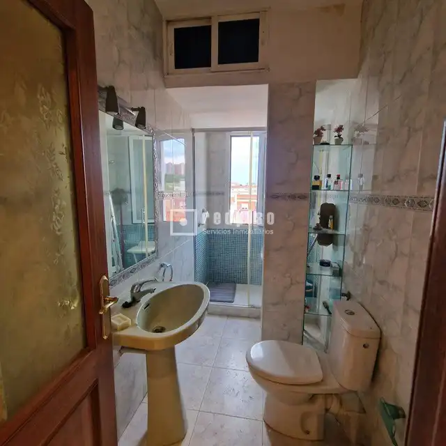 Bathroom of Flat for sale in Madrid  with Heating and Parquet flooring