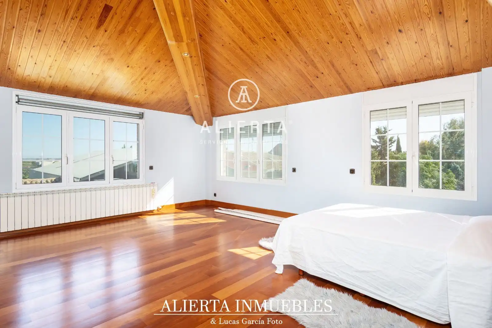 Bedroom of Houses for rent in Zaragoza  with Air Conditioner, Heating and Storage room