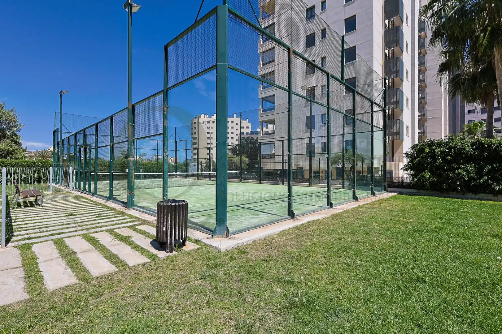 Parking de Piso en venta en Alicante / Alacant con Jardín privado, Terraza y Trastero