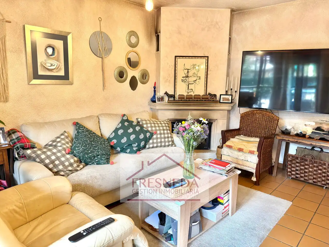 Wohnzimmer von Einfamilien-Reihenhaus zum Verkauf in Siero mit Heizung, Privatgarten und Parkett