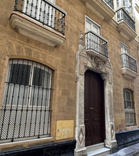 Foto 2 von Maisonette zum Verkauf in Calle Doctor Zurita, 1, Centro Histórico, Cádiz Capital