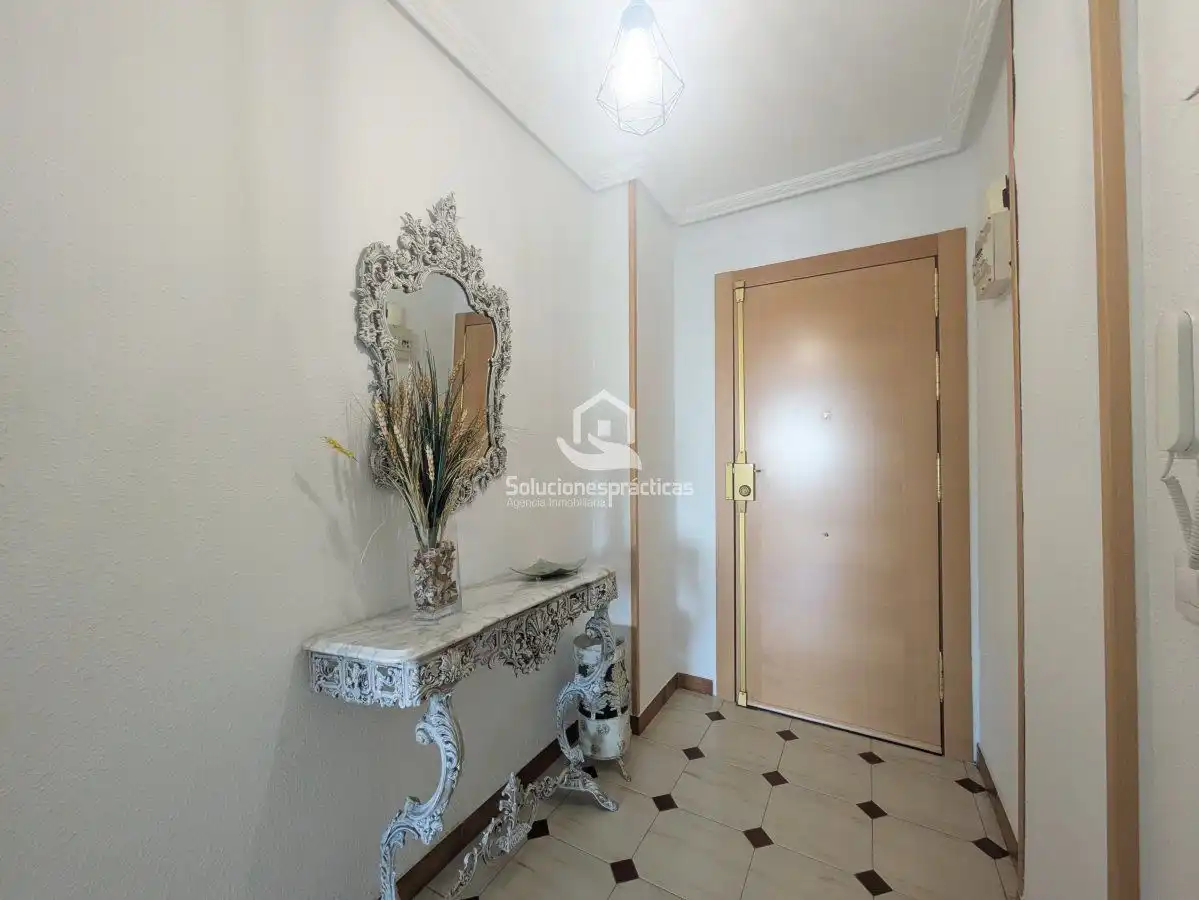 Flat with terrace to rent in Andalucía, imagen 2