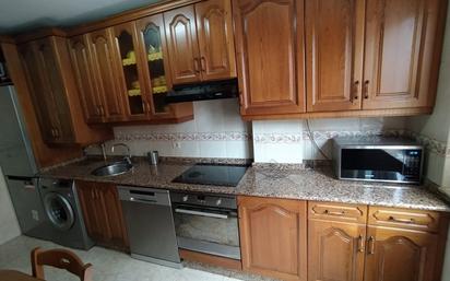 Cuina de Pis en venda en Avilés amb Calefacció, Parquet i Terrassa