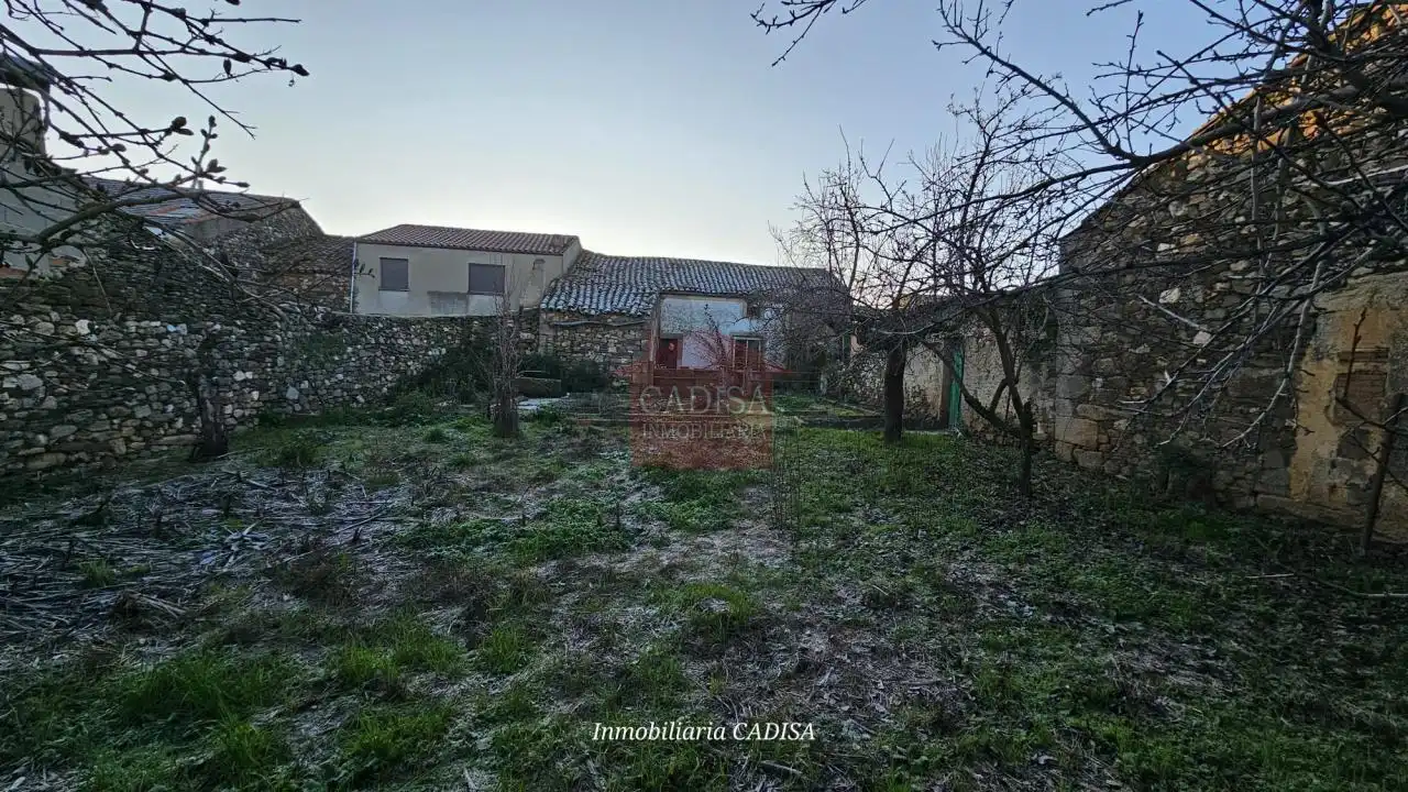 Casa o xalet en venda en Hinojosa de Duero amb Calefacció, Jardí privat i Traster
