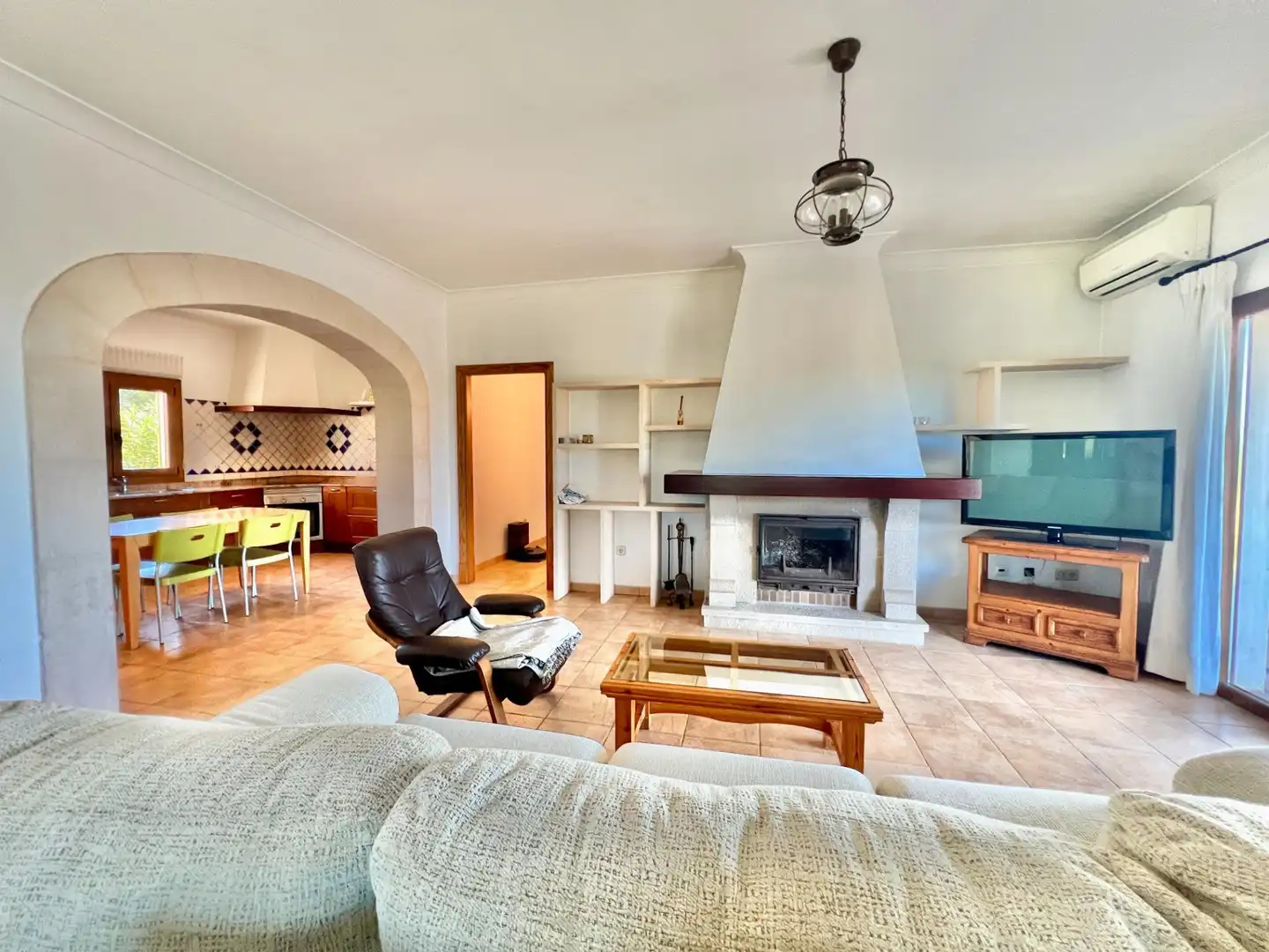 Sala de estar de Finca rústica de alquiler en Campos con Aire acondicionado, Calefacción y Jardín privado