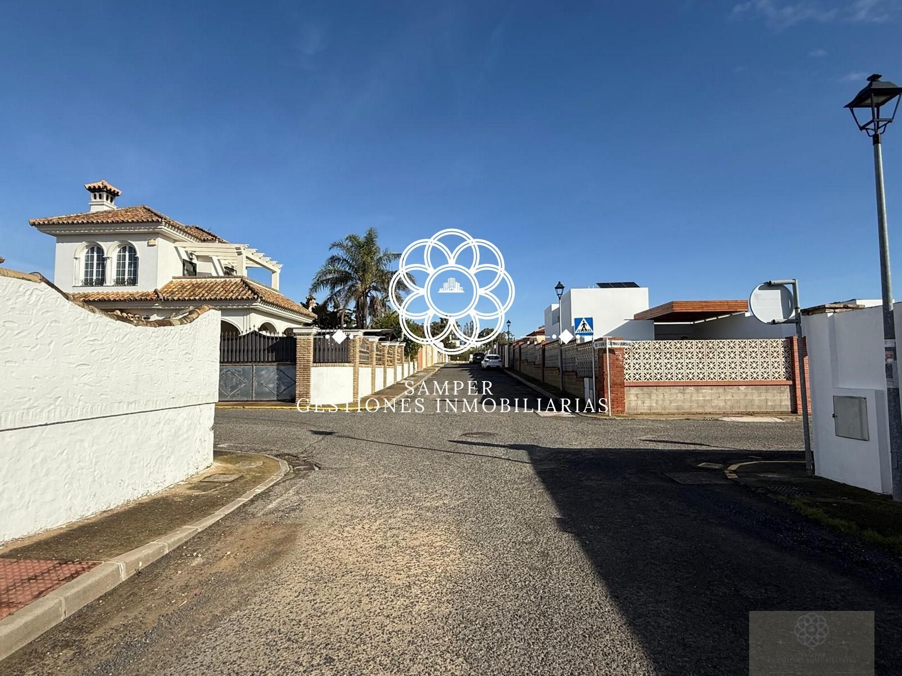 Vista exterior de Casa o chalet en venta en El Puerto de Santa María con Piscina