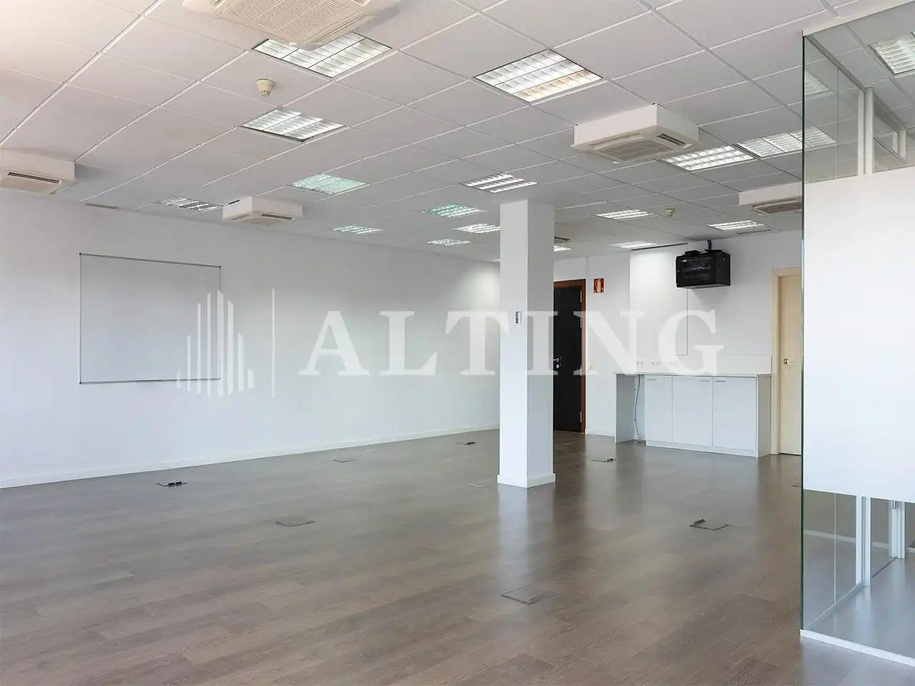 Office space with lift to rent in Gran Vía Corts Catalanes, imagen 5