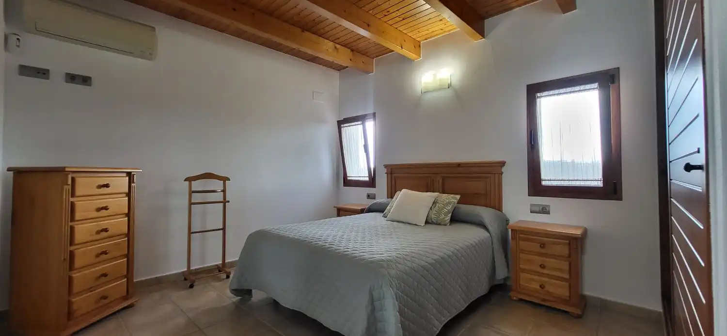 Schlafzimmer von Haus oder Chalet zum Verkauf in Deltebre mit Klimaanlage und Abstellraum