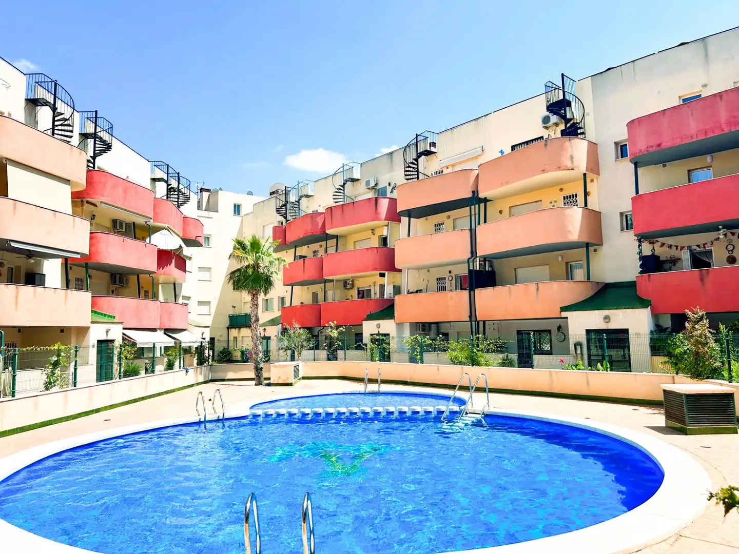 Piscina de Piso en venta en Almoradí con Aire acondicionado, Terraza y Amueblado