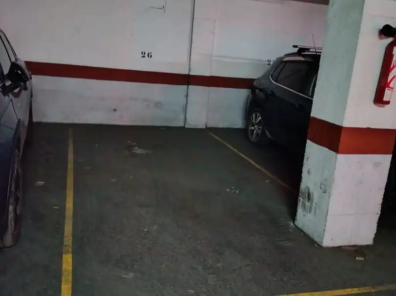 Parkplatz von Garage zur Miete in Nord