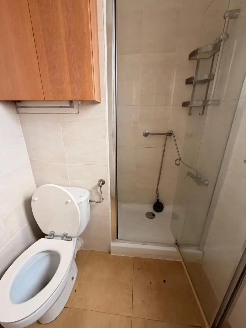Bathroom of Attic for sale in Barcelona  with Air Conditioner, Heating and Parquet flooring