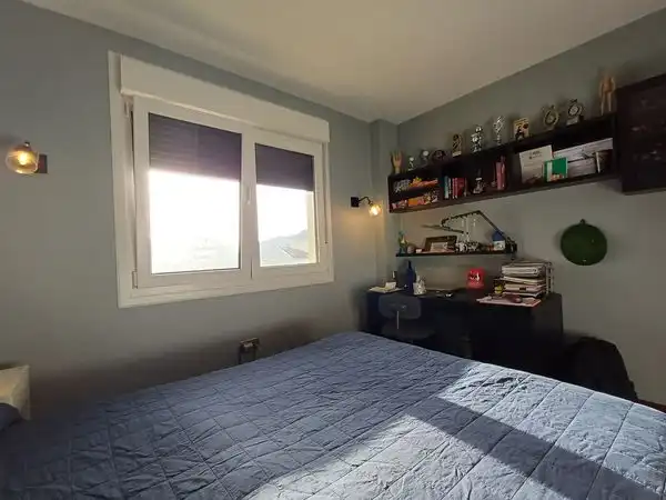 Habitación de Casa adosada en venta en Vigo  con Calefacción, Jardín privado y Terraza