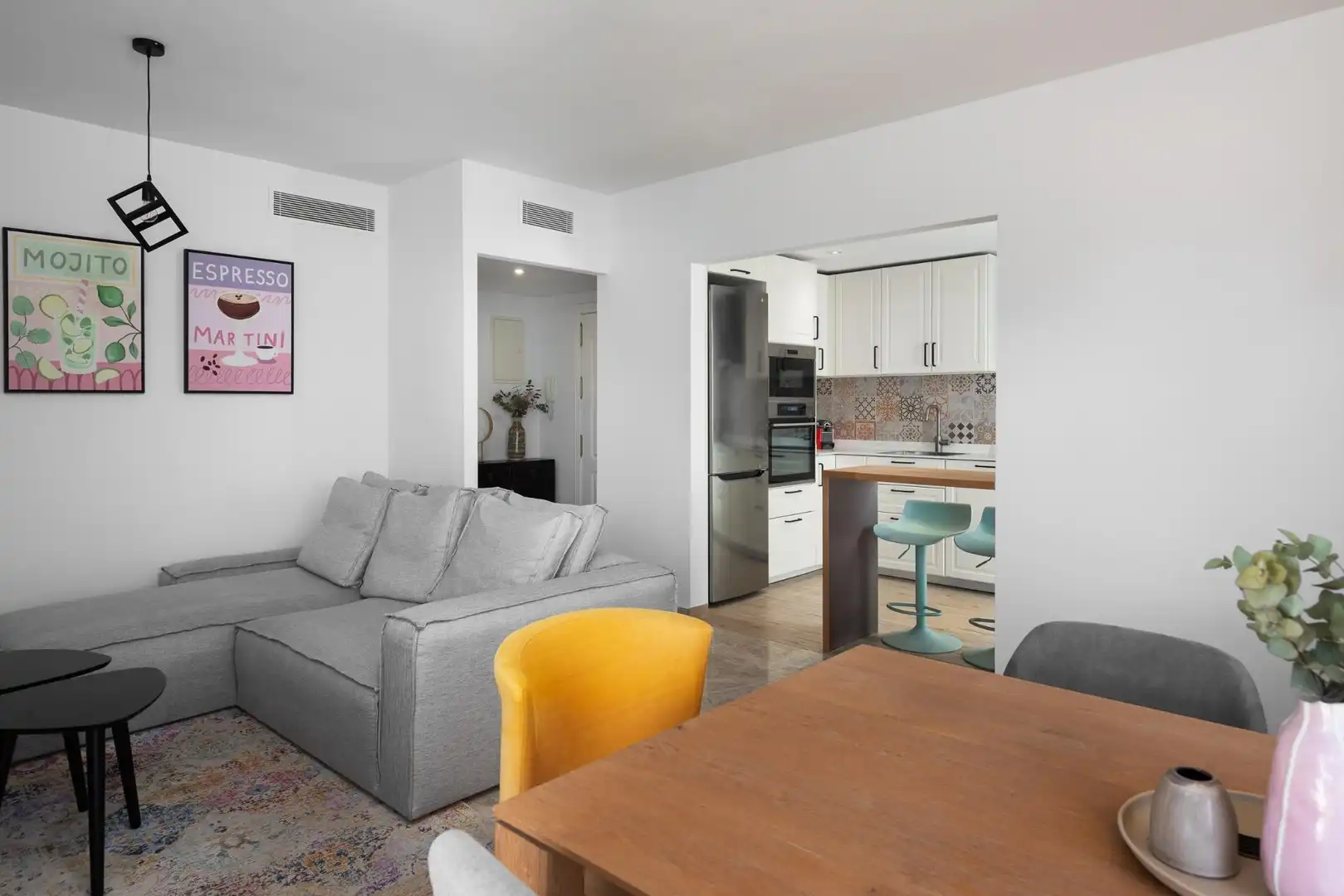 Sala d'estar de Àtic en venda en Marbella amb Piscina comunitària