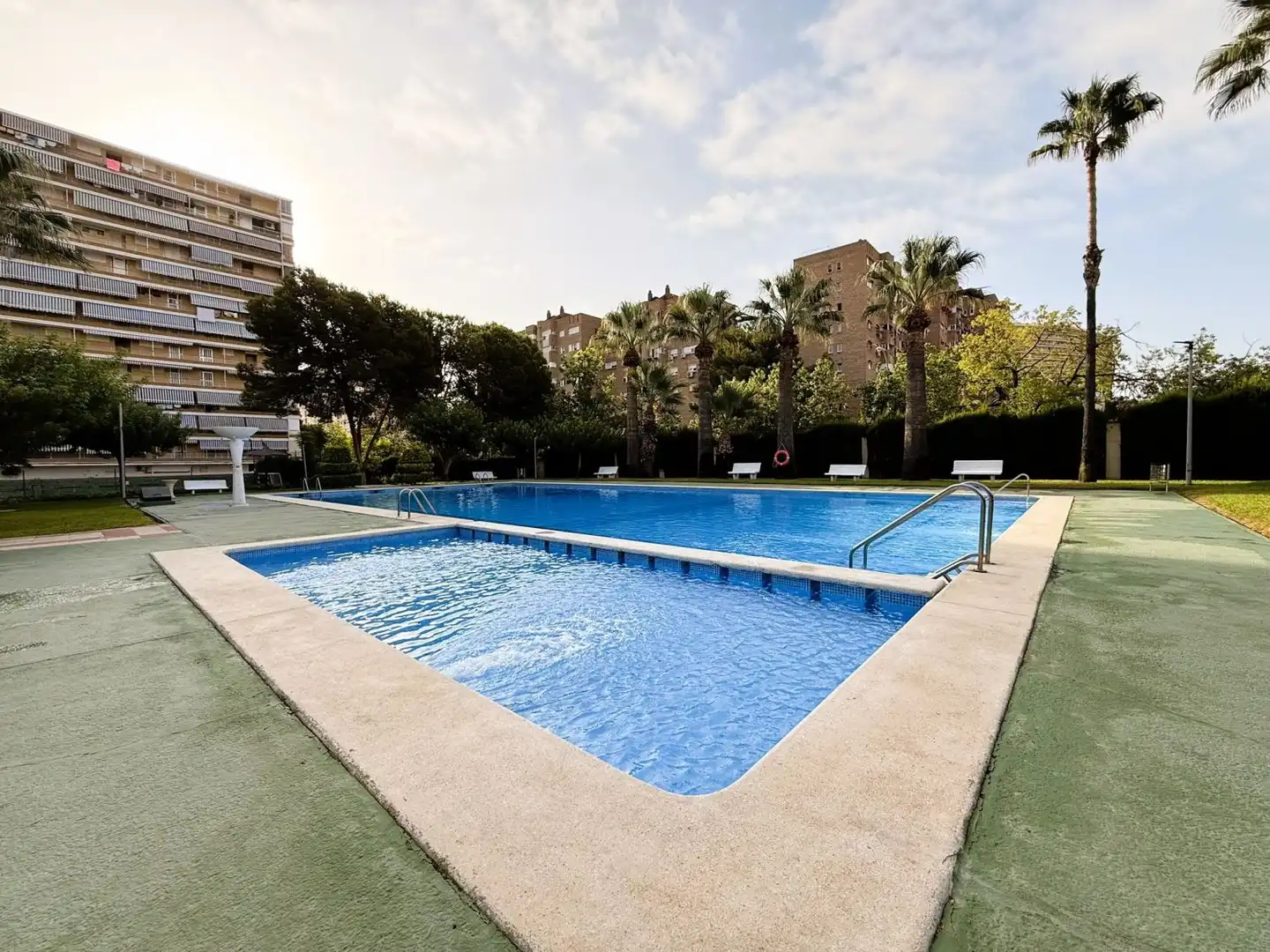 Piscina de Pis en venda en Alicante / Alacant amb Aire condicionat, Calefacció i Terrassa