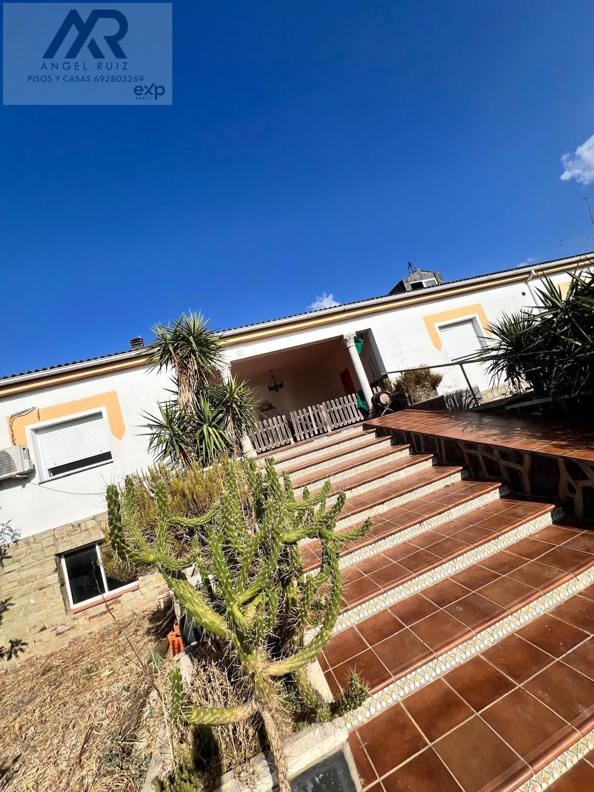 Exterior view of Country house for sale in Torremejía  with Air Conditioner, Terrace and Storage room