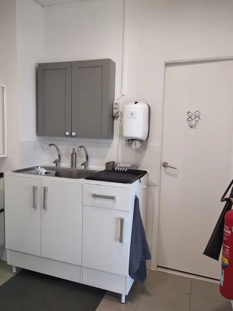 Cocina de Local en venta en Zaragoza con Aire acondicionado