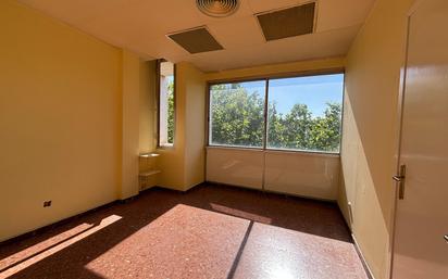 Office for sale in Manresa  with Air Conditioner