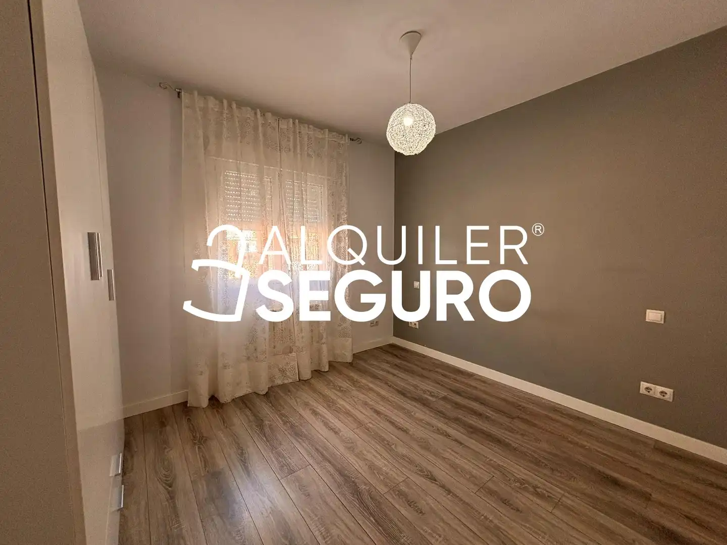 Schlafzimmer von Wohnung zur Miete in Madrid mit Heizung und Terrasse