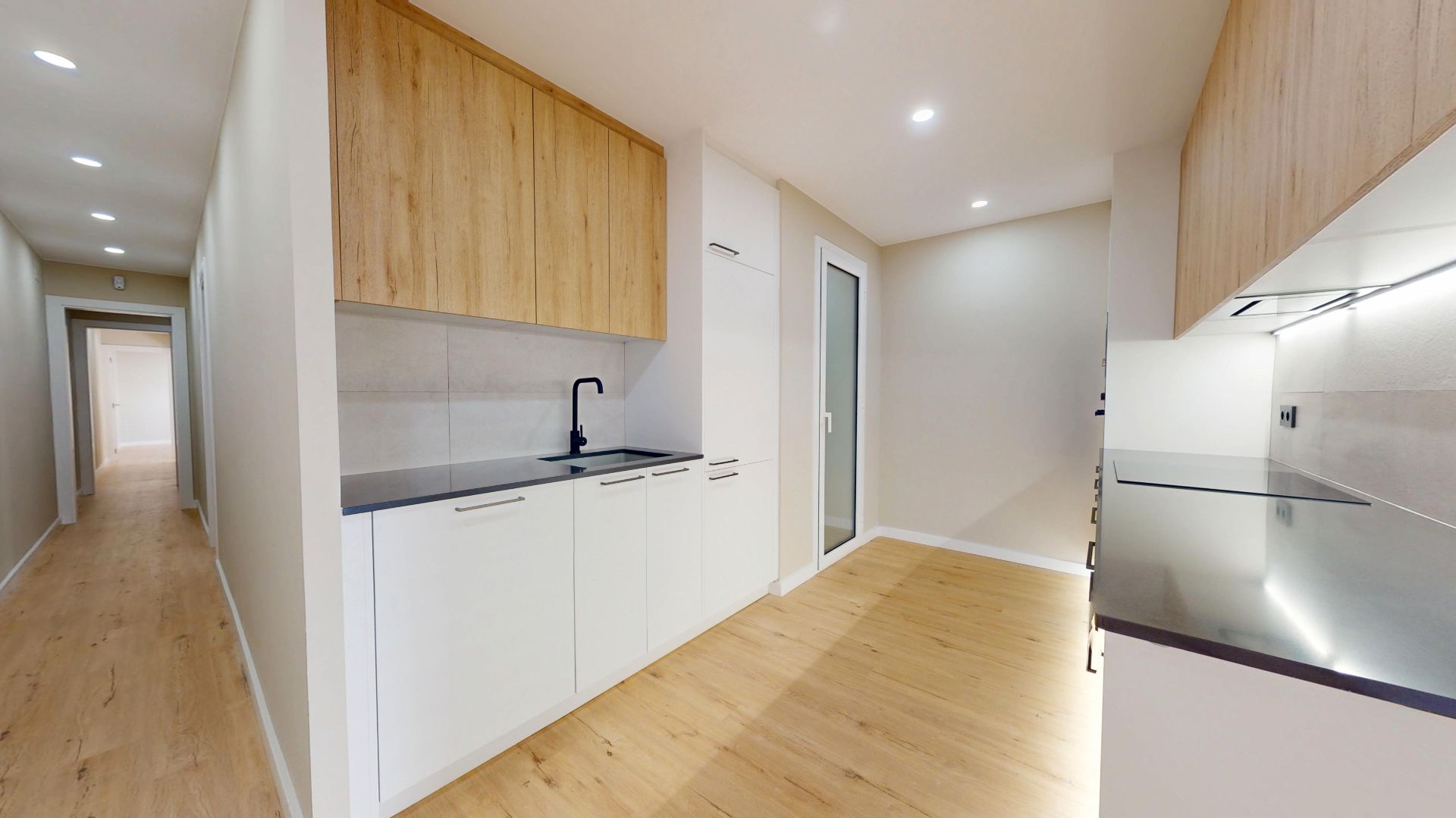 Kitchen of Flat for sale in  Barcelona Capital  with Air Conditioner, Heating and Parquet flooring