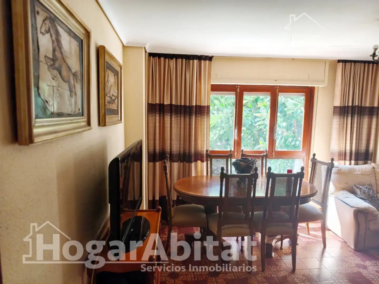 Menjador de Pis en venda en Castellón de la Plana / Castelló de la Plana amb Jardí privat i Balcó