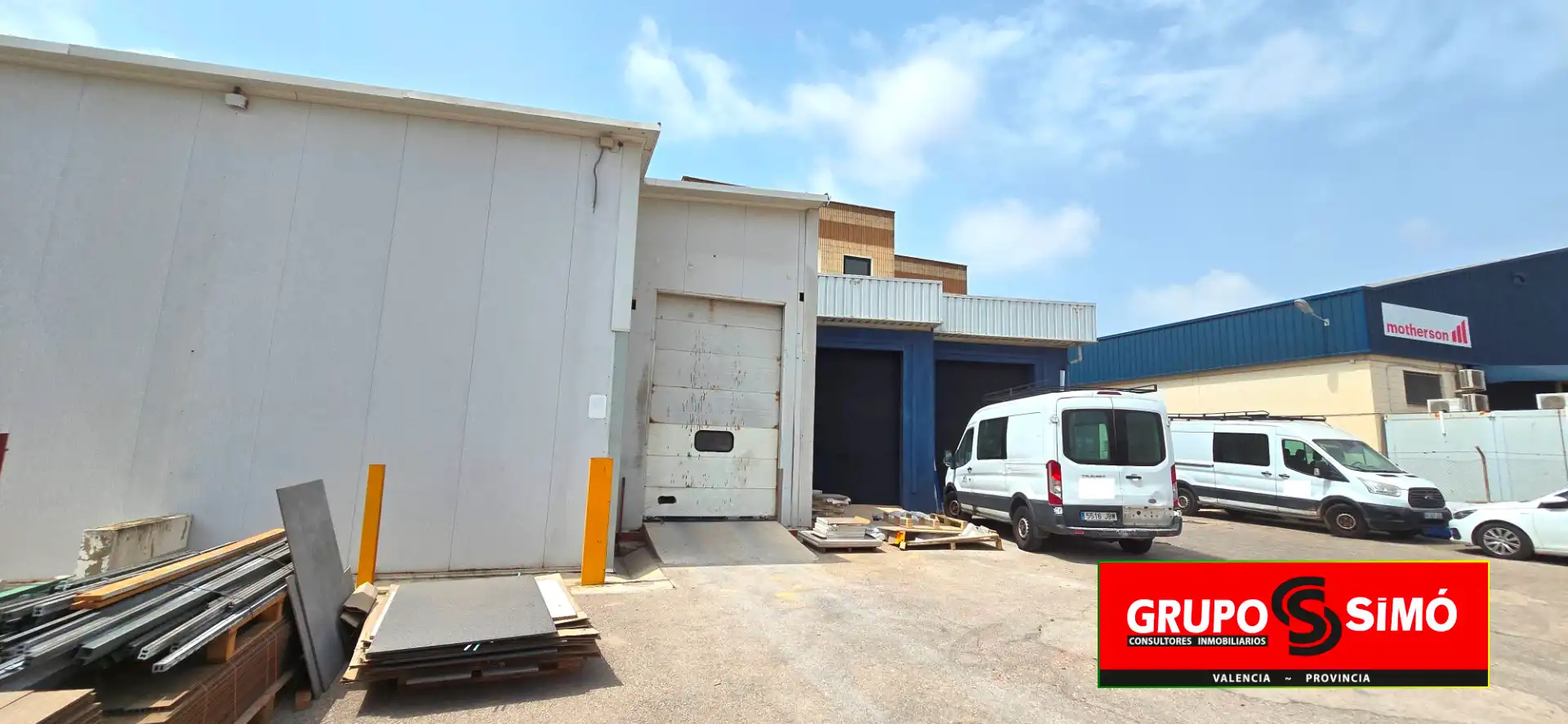 Vista exterior de Nave industrial en venta en Picassent