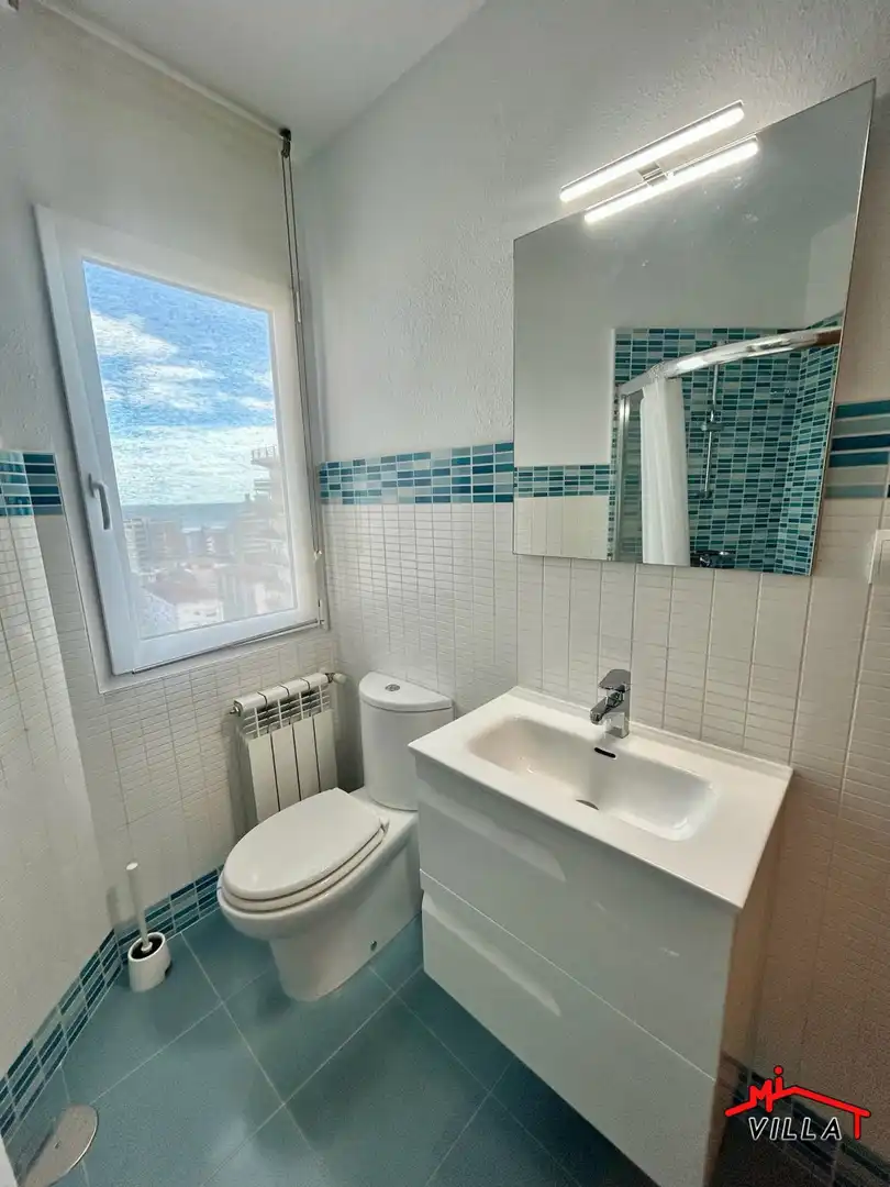 Badezimmer von Wohnung zum Verkauf in Laredo mit Heizung und Terrasse
