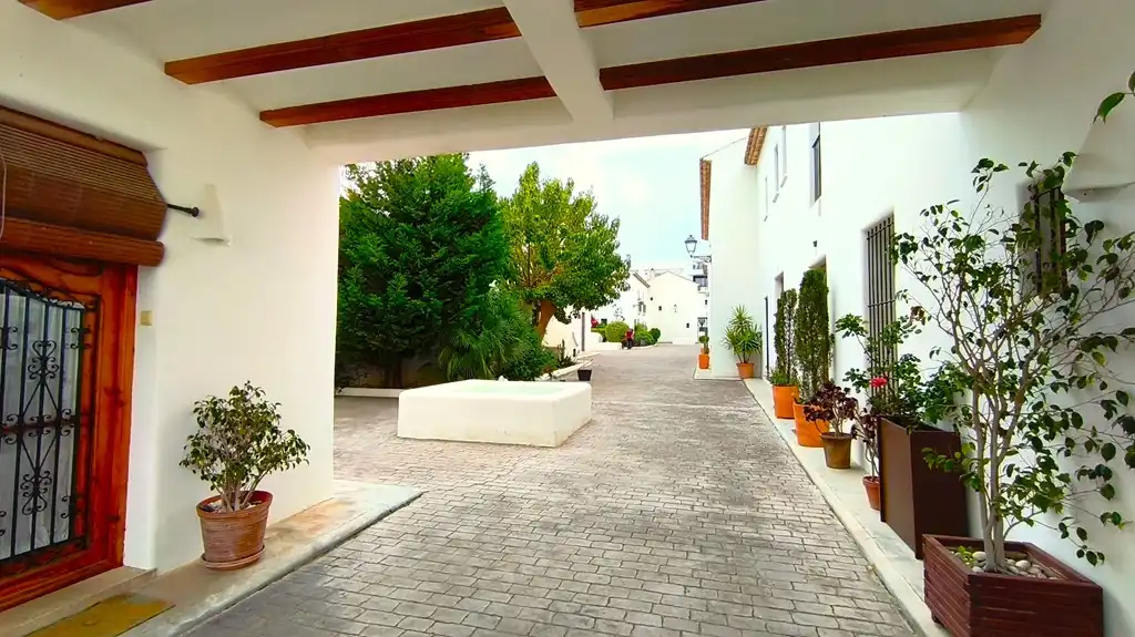 Vista exterior de Casa adosada en venta en Dénia con Aire acondicionado, Calefacción y Jardín privado