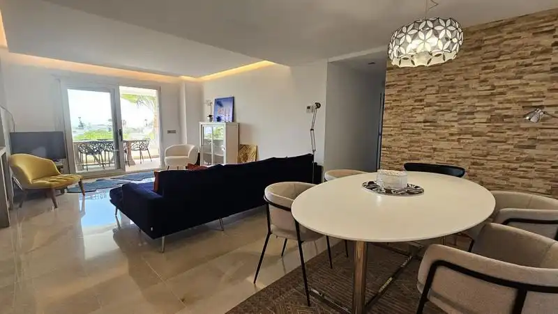 Sala de estar de Apartamento de alquiler en Marbella con Aire acondicionado, Calefacción y Terraza