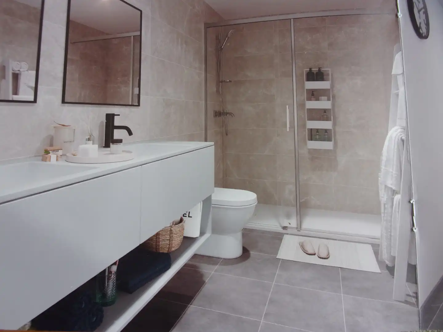 Residencial amb ascensor en venda a Avinguda Hispanitat 31, imagen 6