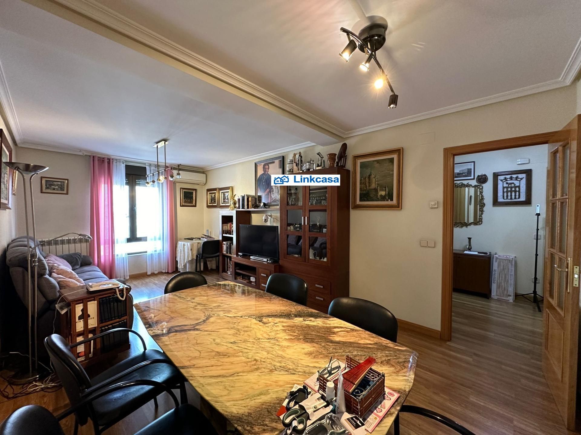 Comedor de Piso en venta en  Madrid Capital con Calefacción y Balcón