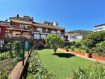 Maison mitoyenne avec balcon à vendre à Ciudad Naranco - Prados de La Fuente