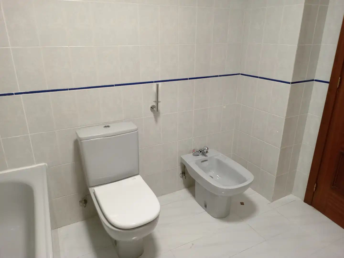 Bathroom of Flat for sale in Santa Marta de Tormes  with Air Conditioner, Heating and Parquet flooring