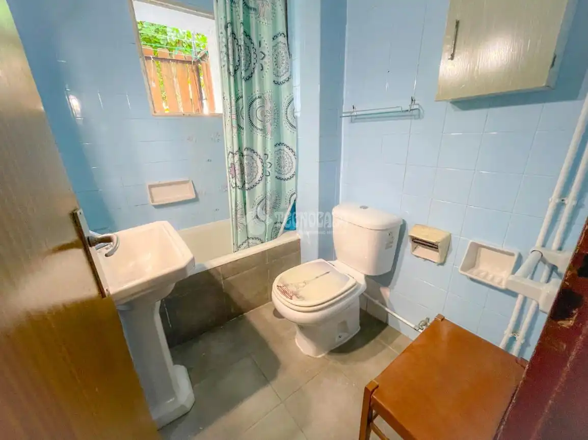 Baño de Piso en venta en Guadarrama con Calefacción, Terraza y Piscina comunitaria