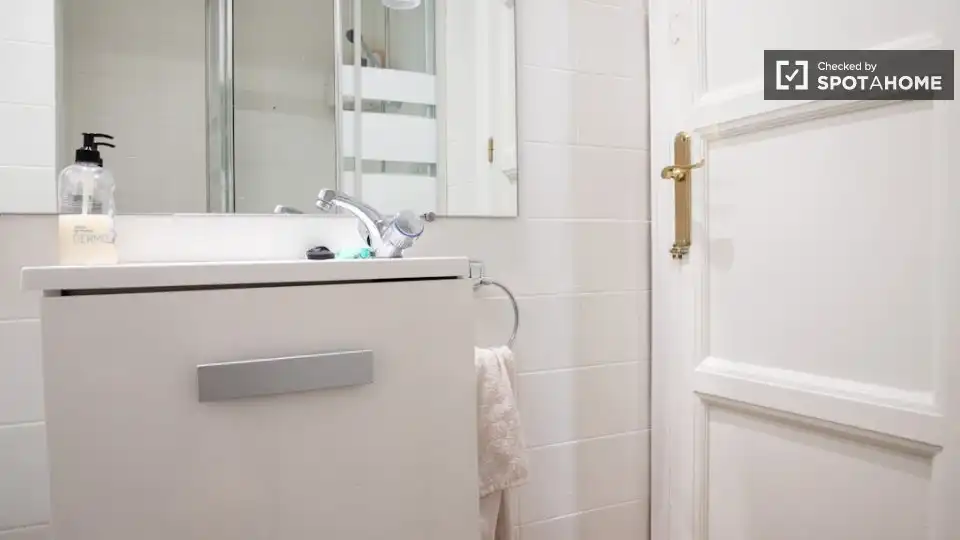 Bathroom of Flat for share in Moncloa - Aravaca