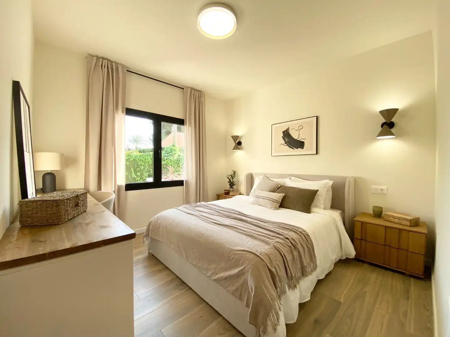 Dormitori de Casa o xalet en venda en Orihuela amb Aire condicionat, Jardí privat i Terrassa