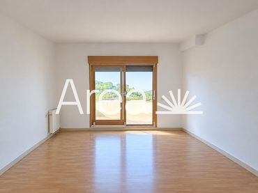 Penthouse mit Balkon zum Verkauf in Sant Iscle de Vallalta