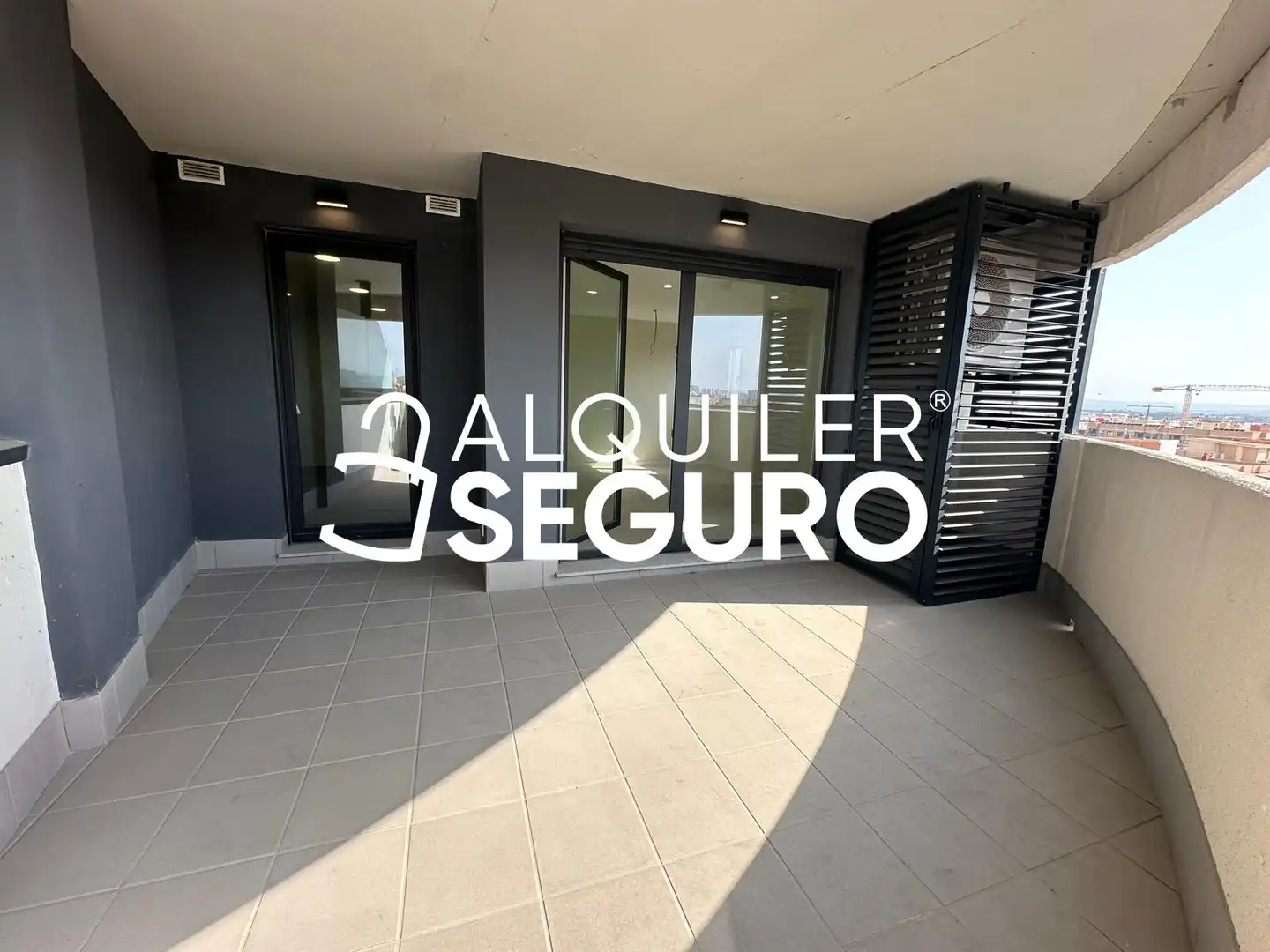 Piso de alquiler en Valencia con Aire acondicionado, Terraza y Trastero