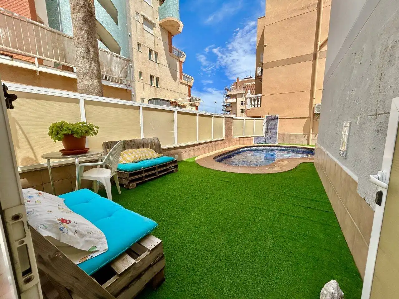Terrassa de Casa adosada en venda en Oliva amb Aire condicionat, Calefacció i Jardí privat