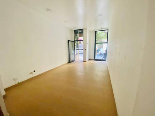 Local comercial en Venta en  RONDA DON BOSCO en Casco Vello