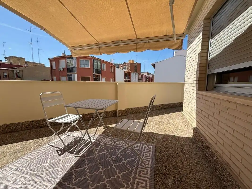 Terrasse von Dachboden zur Miete in Zaragoza