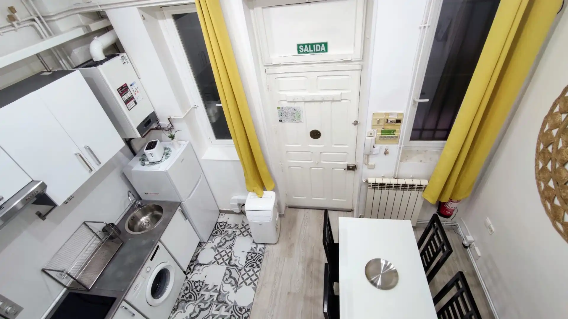 Kitchen of Flat for sale in  Madrid Capital  with Air Conditioner, Heating and Furnished