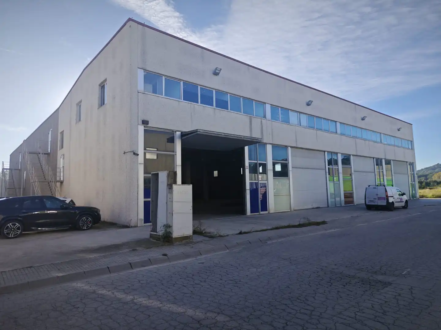 Nau industrial de lloguer a Llevant