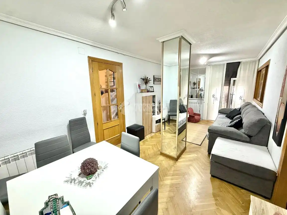 Sala de estar de Piso en venta en Madrid con Calefacción y Amueblado