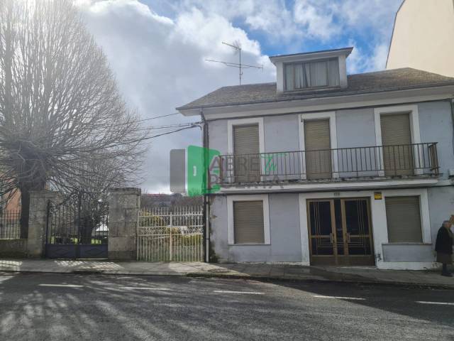 Casa-chalet en Venta en A Pobra de Trives