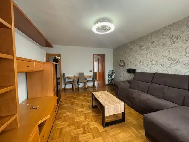 Wohnung zur Miete in Calle del Concejo de Olaz, 17, Mendillorri