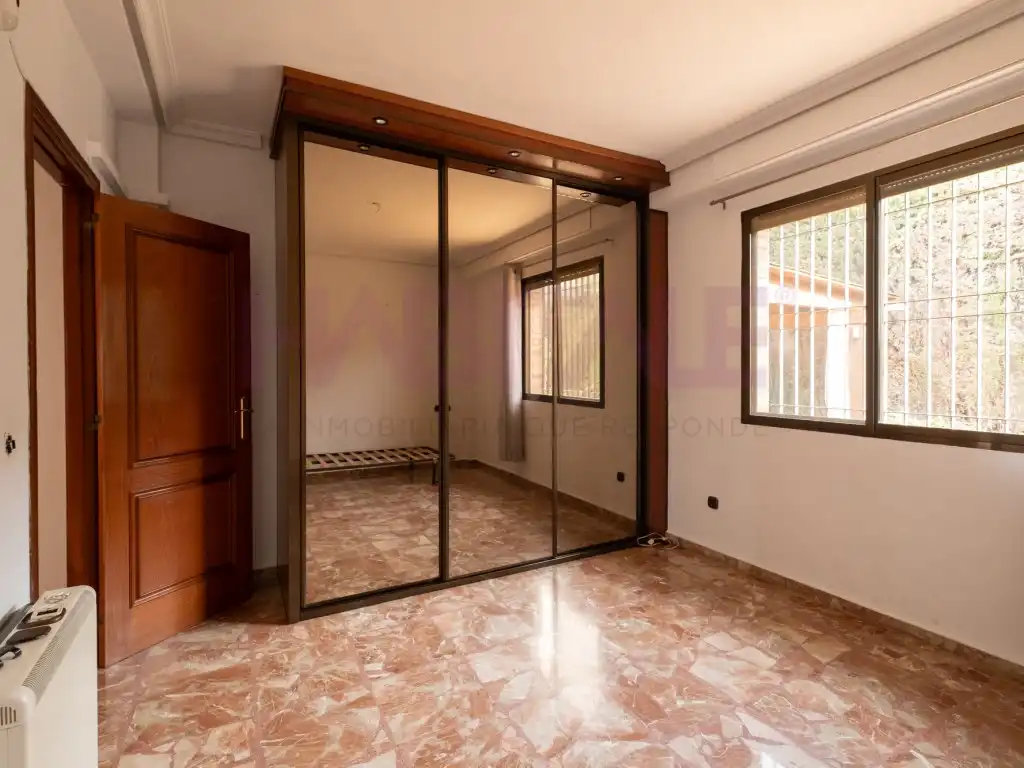 Bedroom of Houses for sale in Chiva  with Air Conditioner, Heating and Furnished