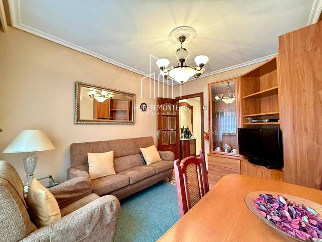 Piso en Venta en Juan de Juni en Carmelitas