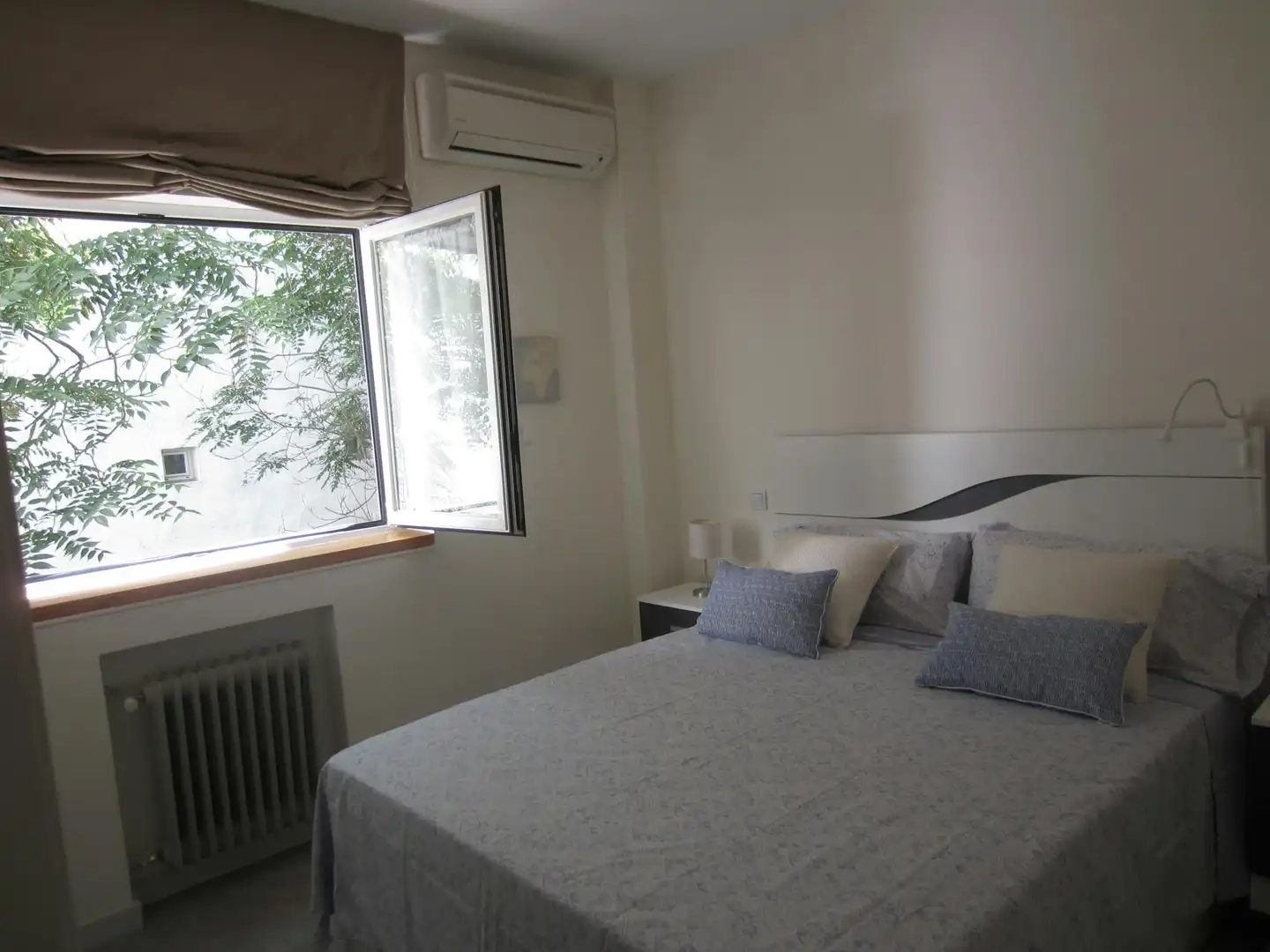 Habitación de Piso de alquiler en Madrid con Aire acondicionado, Calefacción y Jardín privado